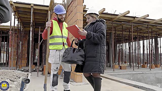 Big ass MILF fucked by hard working guys