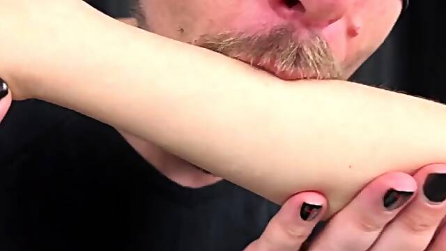 MOMMY HOUSE - Finger Fucking Mouth - Biting Finger, Male