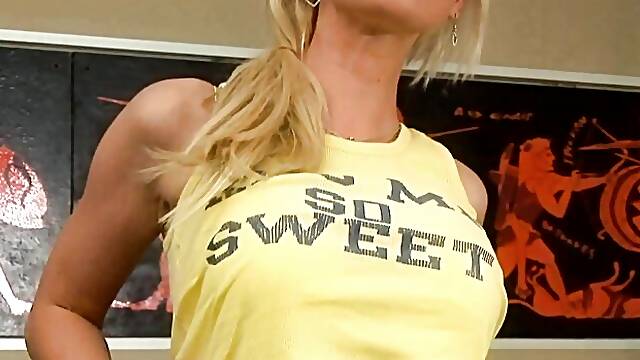 MILF & GRANNY STORE - fingering movie