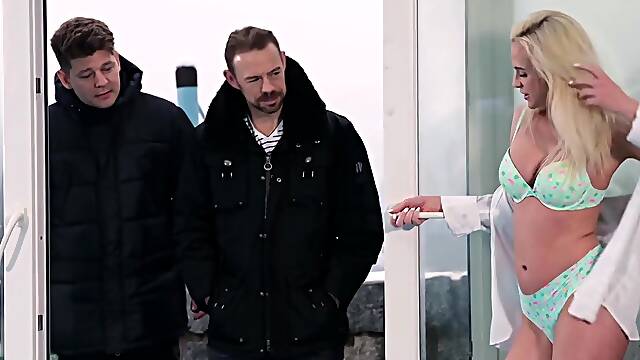 Romy jumps at the chance to frolic! - Jacquie et Michel TV