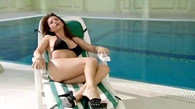 Big boob italian by the pool: Blowjob, Babe Milf Porn