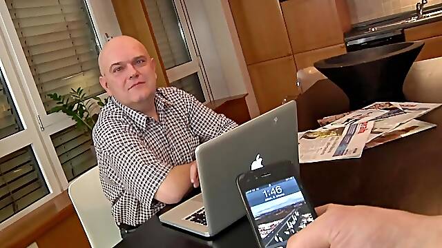 Amateur housekeeping twink sucks mature cock