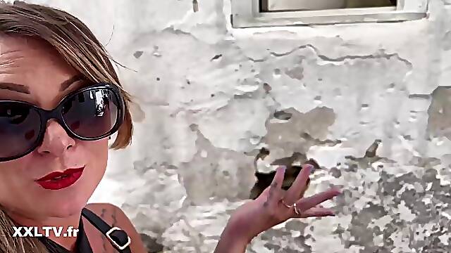 Two busty babes surprises for the breakfast