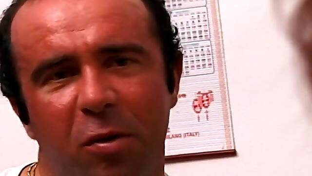 Menti Malate In Italia (scene01)