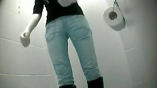 Best moments spy pee compilations( 4)