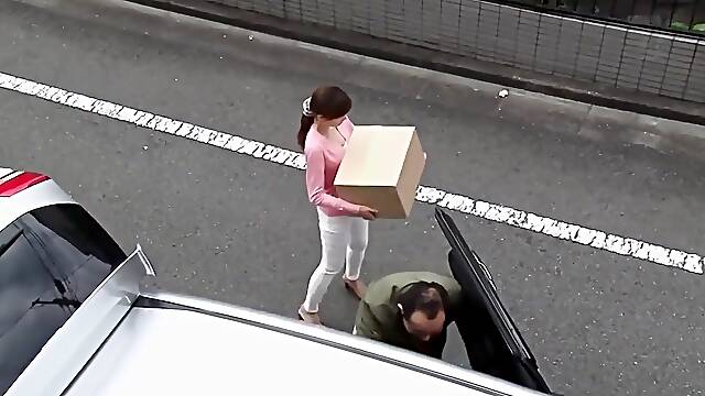 Gushing Flooded Bed - Squirting MILF Yuna Hayashi