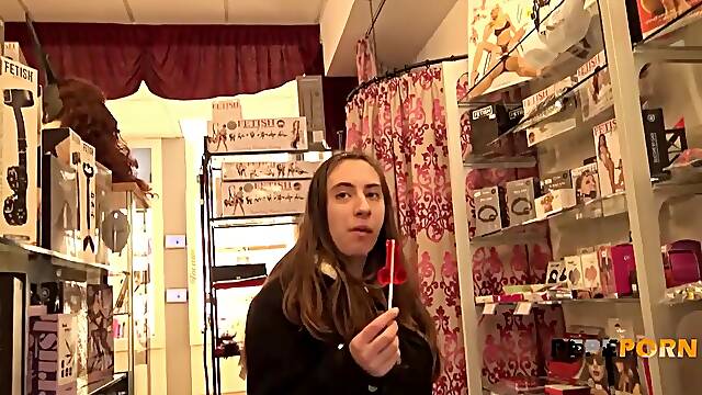 Amateur hottie Carolina finds a fresh world of sex with this excellent pounding!