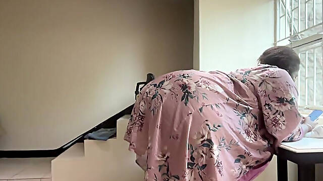 Busty BBW Stripteasing