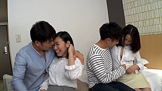 M977b03 Take-out Premise! Adult Join Party! Go to the Hotel with 4 Men and Women!! a Serious Twin Room with 4 Genitals Mixed!