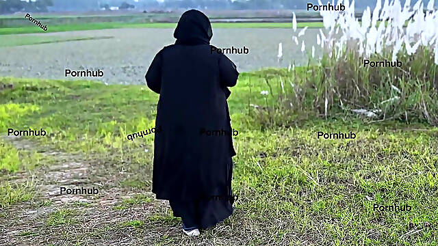 Egypt Muslim Farm Girl with Abaya Try to Find Cucumber in Farmland for Her Pussy