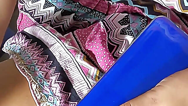 Unknown Brazilian MILF Press My Dick with Her Phone in Public Train - Dick Flashing Touching