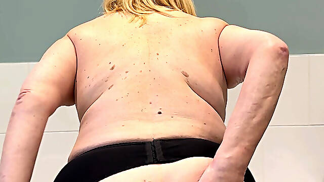 I’ve a Bottle of Oil. Oil up My Tits, Arse and Pussy Mm