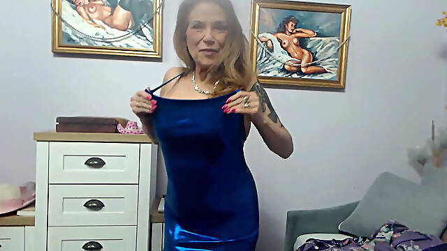 Love Me in Shiny Dresses?